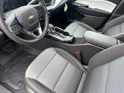 New 2026 Chevrolet Trax LT image 9