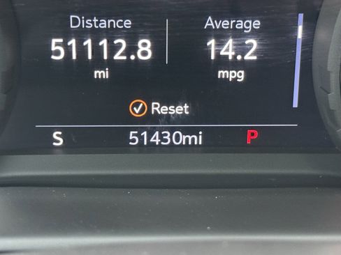 Used 2022 Chevrolet Silverado 1500 High Country w/ Technology Package image 12