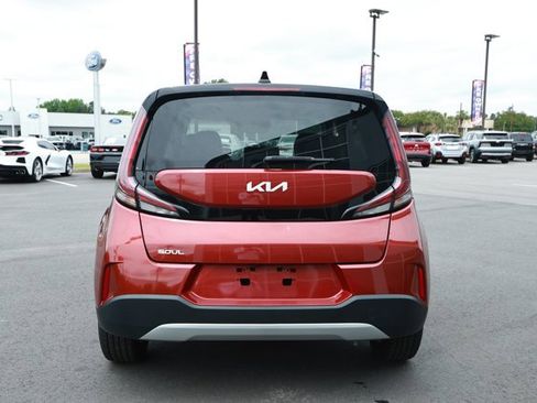 Used 2023 Kia Soul LX w/ LX Technology Package FWD image 7