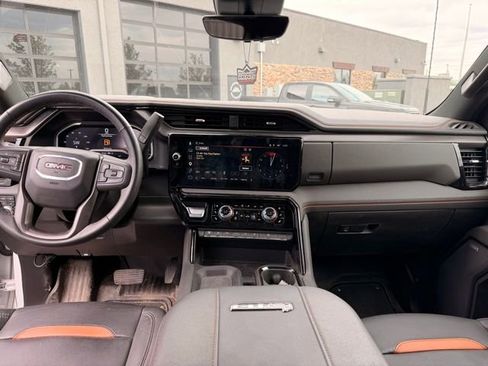 Used 2025 GMC Sierra 3500 AT4 w/ AT4 Premium Plus Package AWD/4WD image 9