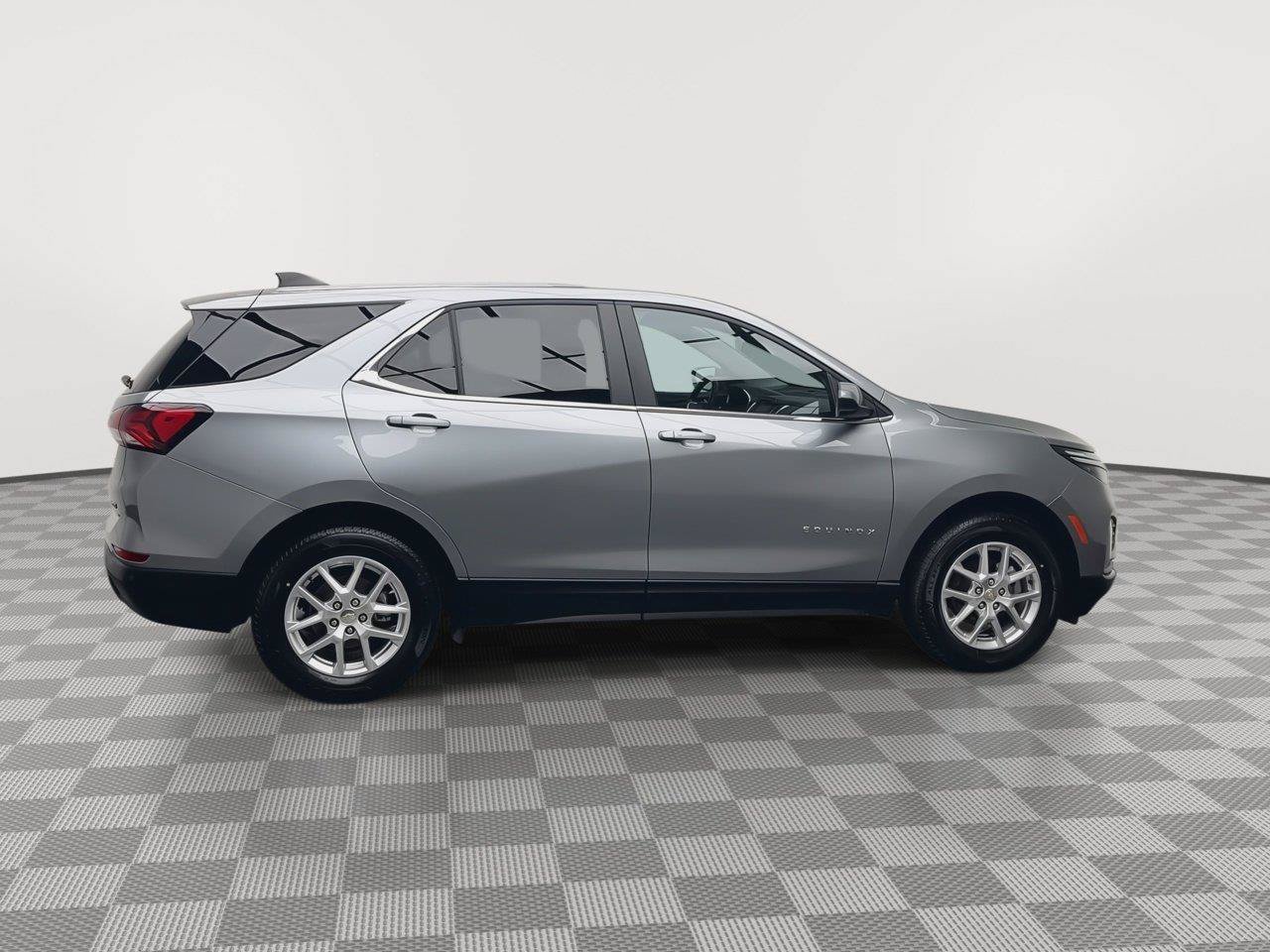 Used 2024 Chevrolet Equinox LT AWD/4WD image 37