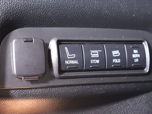 Used 2018 Ford Explorer Platinum AWD/4WD image 34