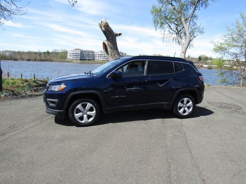 Used 2021 Jeep Compass Latitude AWD/4WD image 3