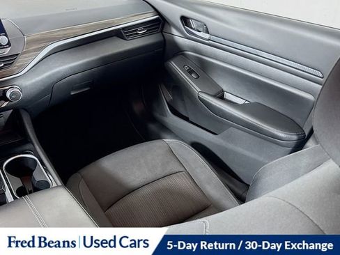 Used 2024 Nissan Altima 2.5 SV image 23