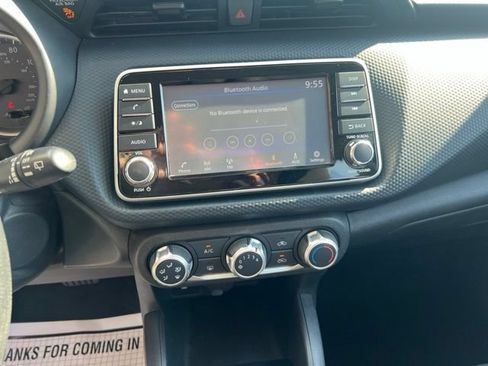 Used 2021 Nissan Kicks S FWD image 17