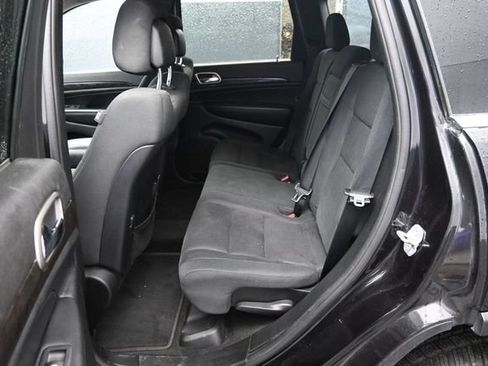 Used 2013 Jeep Grand Cherokee Laredo AWD/4WD image 12