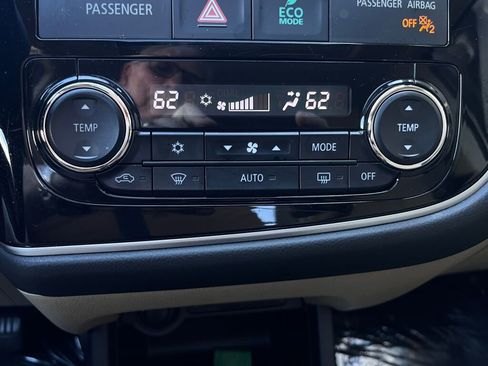 Used 2015 Mitsubishi Outlander GT image 18