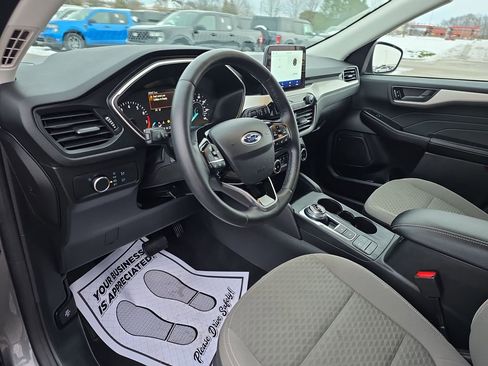 Used 2022 Ford Escape SE w/ Cold Weather Package image 18