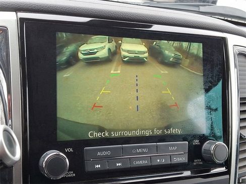 Used 2021 Nissan Titan SV w/ SV Convenience Package image 19