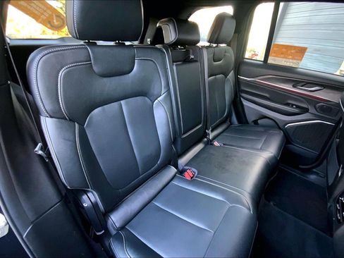 Certified 2023 Jeep Grand Cherokee Overland image 27