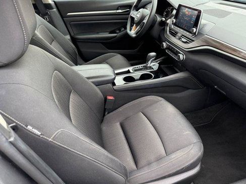 Used 2023 Nissan Altima 2.5 SV image 11