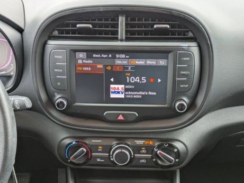 Used 2023 Kia Soul LX w/ Option Group 015 FWD image 18
