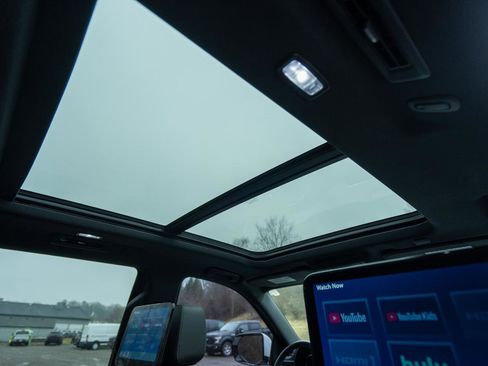 Used 2023 Chevrolet Tahoe LT w/ Luxury Package image 20