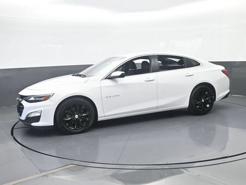 Used 2024 Chevrolet Malibu LT FWD image 2