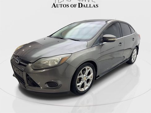 Used 2012 Ford Focus Titanium image 2