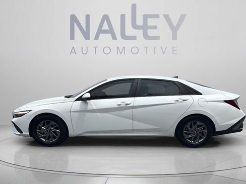 Used 2024 Hyundai Elantra SEL FWD image 2