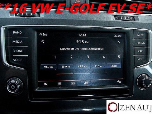 Used 2016 Volkswagen e-Golf SE FWD image 16