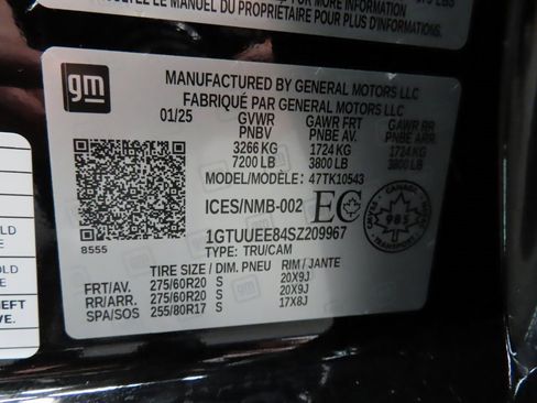 Used 2025 GMC Sierra 1500 AT4 image 61