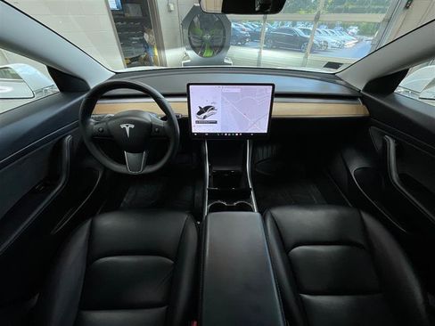 Used 2020 Tesla Model 3 Standard Range RWD image 19