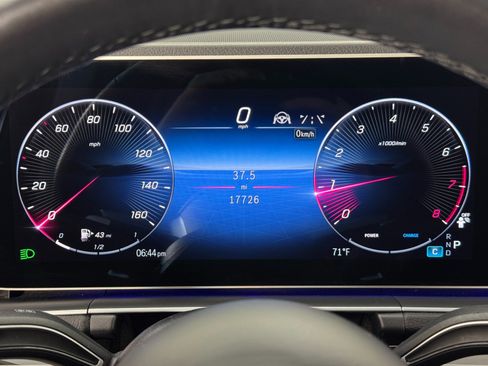 Used 2024 Mercedes-Benz GLS 580 4MATIC image 21