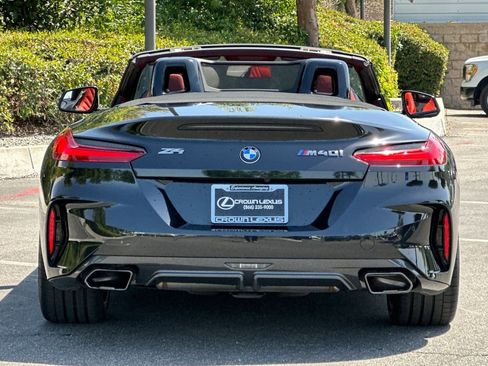 Used 2024 BMW Z4 M40i w/ Shadowloine Package RWD image 9