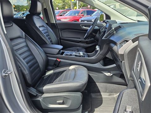 Used 2022 Ford Edge SEL w/ Convenience Package image 18