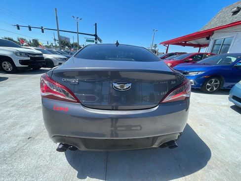 Used 2016 Hyundai Genesis 3.8 RWD image 4