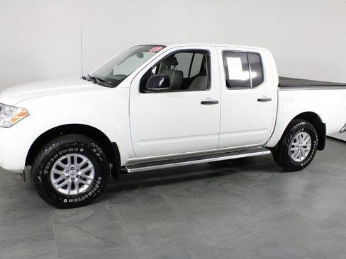 Certified 2019 Nissan Frontier SV image 8