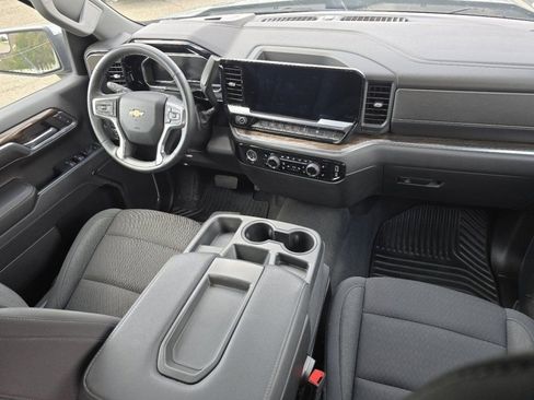 Used 2023 Chevrolet Silverado 1500 LT AWD/4WD image 19