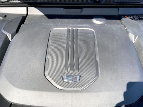Used 2024 Cadillac Lyriq Luxury AWD/4WD image 9