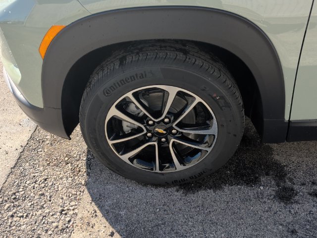New 2026 Chevrolet TrailBlazer LT w/ LT Cold Weather Package FWD image 39