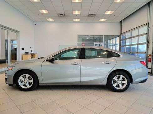 Used 2024 Chevrolet Malibu LT FWD image 6
