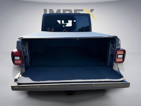 Used 2025 Jeep Gladiator Mojave w/ Convenience Group AWD/4WD image 10