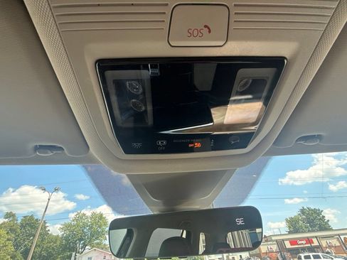 Used 2026 Volkswagen Atlas SE FWD image 30