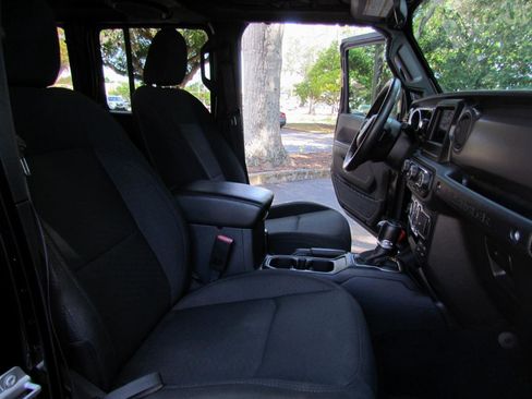Used 2022 Jeep Wrangler Unlimited Sport image 26