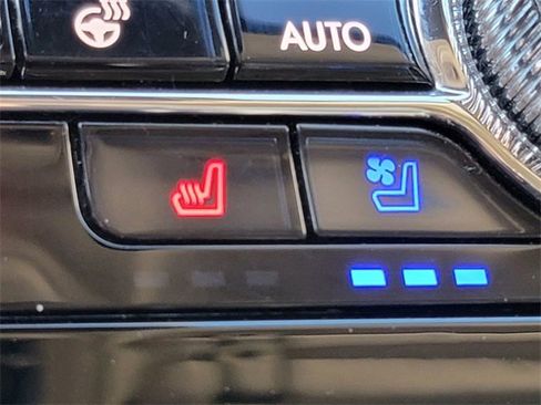 Certified 2022 Lincoln Corsair AWD w/ Premium Package image 8