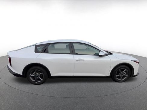 Used 2025 Kia K4 LXS image 16