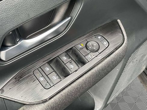 Used 2026 Nissan Kicks SV FWD image 16