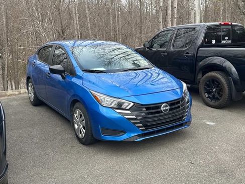 Used 2023 Nissan Versa S w/ Trunk Package image 2