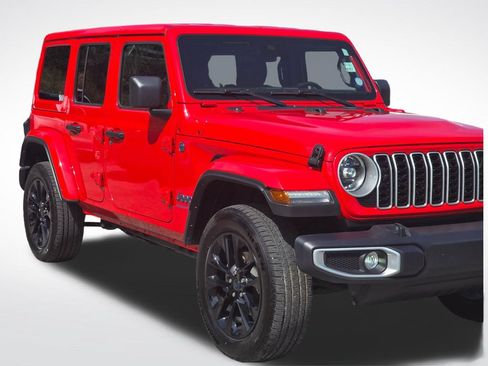 Used 2025 Jeep Wrangler Unlimited Sahara w/ Safety Group AWD/4WD image 49