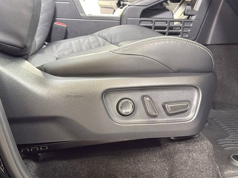 Certified 2025 Toyota 4Runner TRD Off-Road Premium image 20