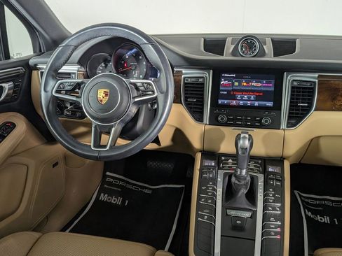 Used 2018 Porsche Macan image 22