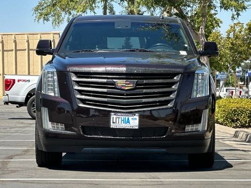 Used 2018 Cadillac Escalade Platinum AWD/4WD image 11