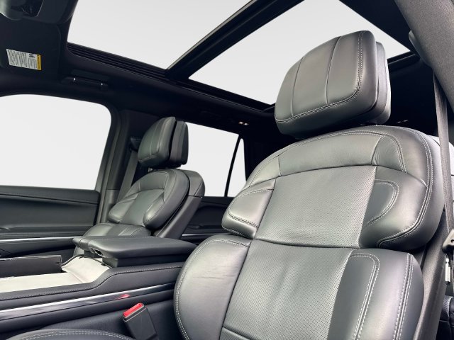 Used 2026 Lincoln Navigator L Reserve w/ Jet Appearance Package AWD/4WD image 21
