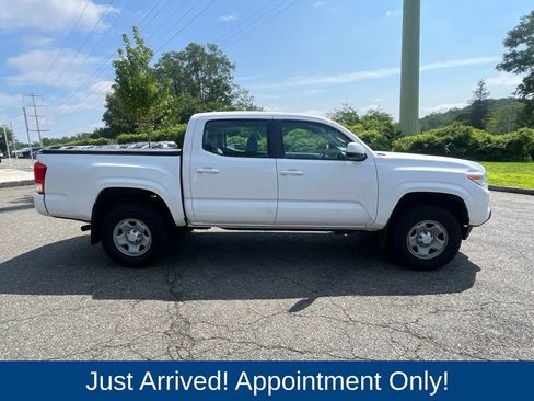 Used 2017 Toyota Tacoma SR w/ Tow Package AWD/4WD image 8