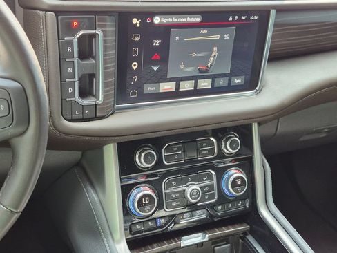 Used 2024 GMC Yukon Denali w/ Advanced Technology Package AWD/4WD image 16