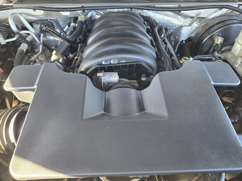 Used 2017 Chevrolet Suburban Premier image 30