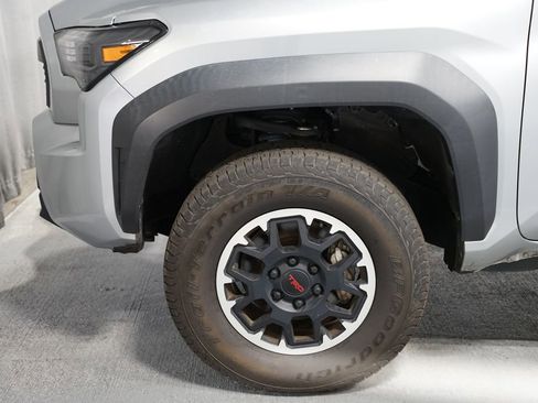 Used 2024 Toyota Tacoma TRD Off-Road AWD/4WD image 5