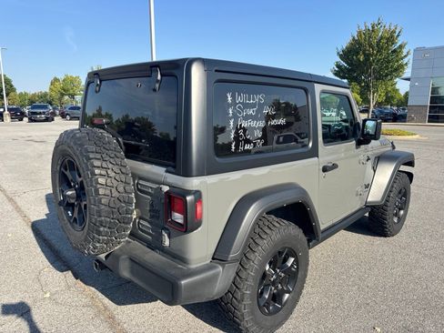 Used 2022 Jeep Wrangler Sport AWD/4WD image 5
