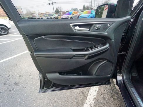Used 2019 Ford Edge Titanium w/ Equipment Group 301A image 19